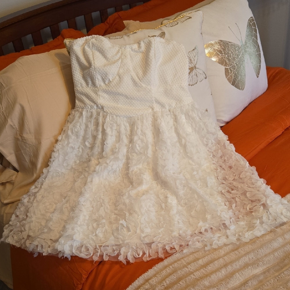 SHEIN Ivory Floral Women's Dress 🤍